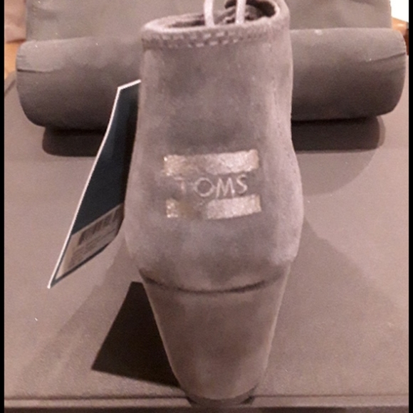 Toms Kala suede bootie. - Picture 6 of 6